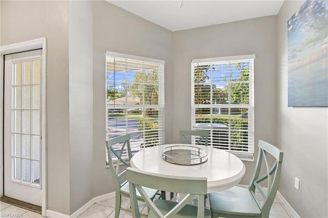 367 Dover PL 1002, Naples, FL 34104