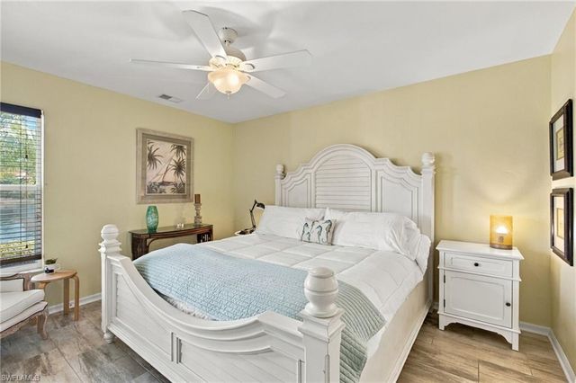 367 Dover PL 1002, Naples, FL 34104