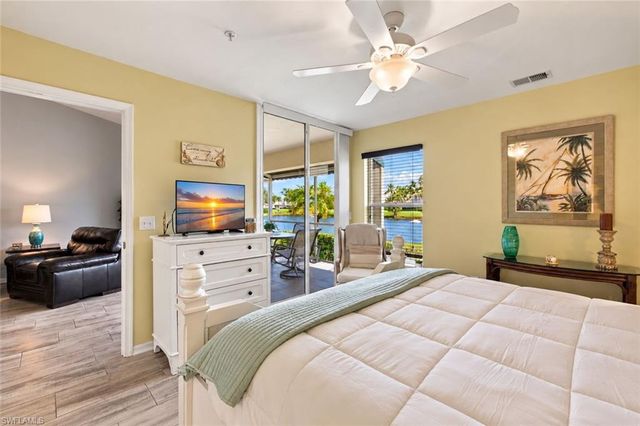 367 Dover PL 1002, Naples, FL 34104