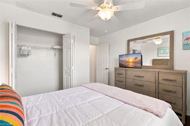 367 Dover PL 1002, Naples, FL 34104
