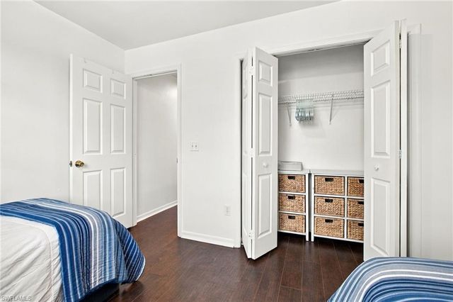 367 Dover PL 1002, Naples, FL 34104