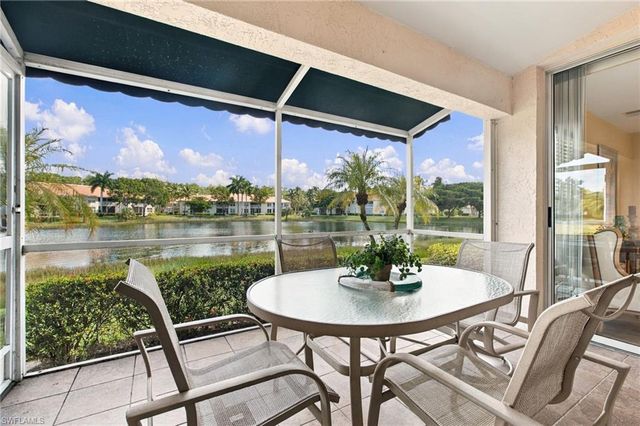 367 Dover PL 1002, Naples, FL 34104