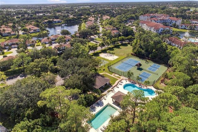 367 Dover PL 1002, Naples, FL 34104