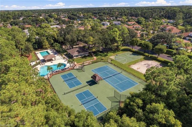 367 Dover PL 1002, Naples, FL 34104