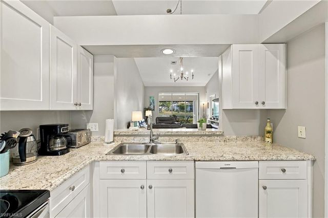 367 Dover PL 1002, Naples, FL 34104
