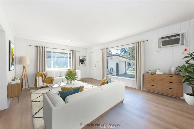 3757 York, Los Angeles, CA 90065