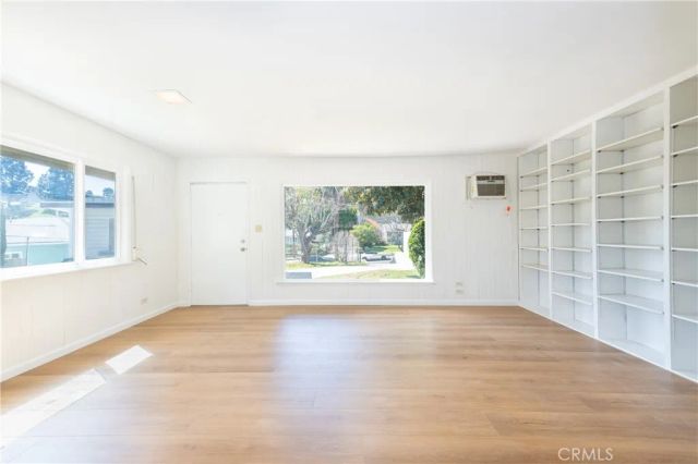 3757 York, Los Angeles, CA 90065