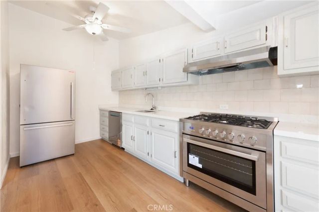 3757 York, Los Angeles, CA 90065