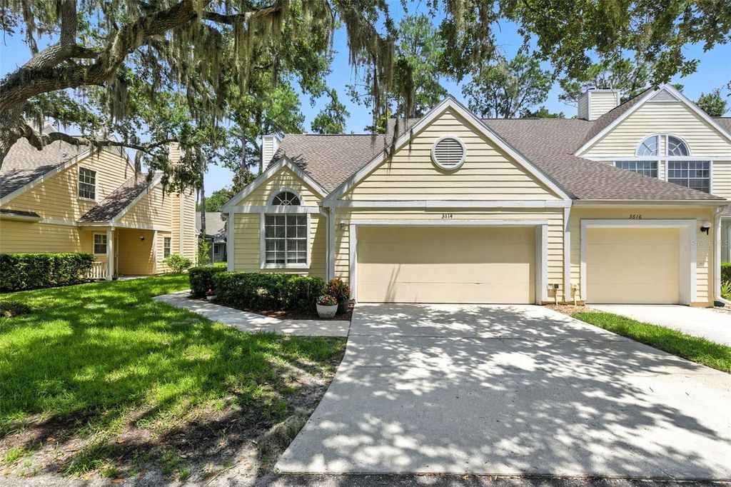 Image 1 of property listing at 3614 PINE KNOT DRIVE 3614, Valrico, FL 33596
