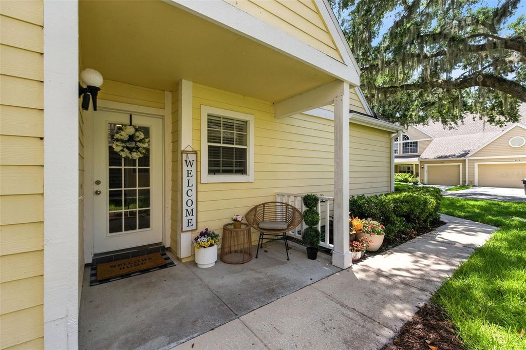 Image 2 of property listing at 3614 PINE KNOT DRIVE 3614, Valrico, FL 33596