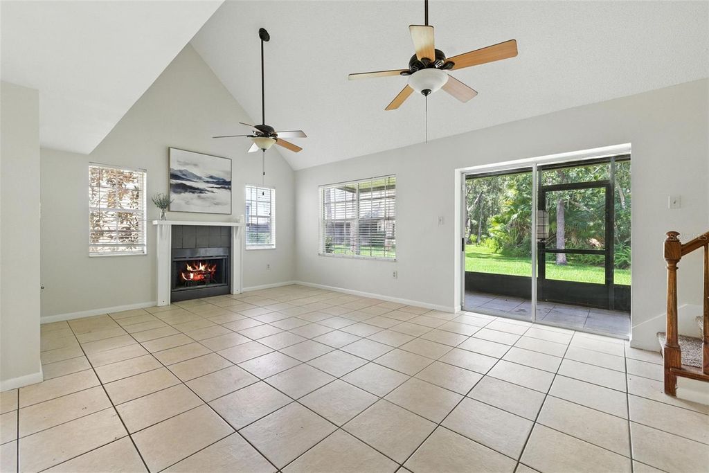 Image 3 of property listing at 3614 PINE KNOT DRIVE 3614, Valrico, FL 33596