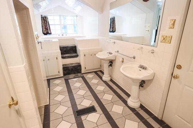 1903 FM 134, Jefferson, TX 75657