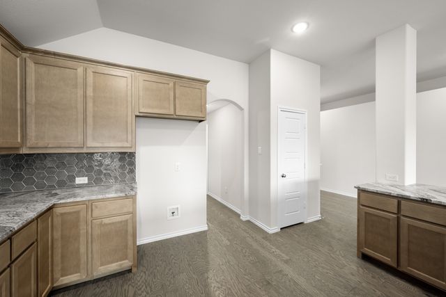 7716 Oakmeade Street, Joshua, TX 76058