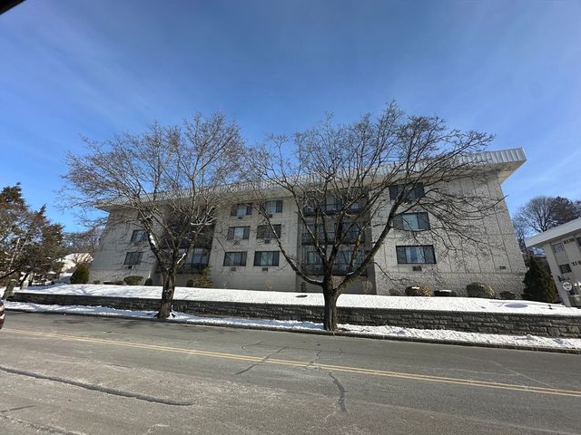 234 Nesmith St 8, Lowell, MA 01852