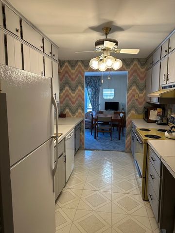 234 Nesmith St 8, Lowell, MA 01852