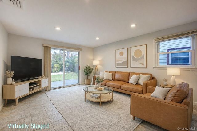 98 Union Place, Lynbrook, NY 11563