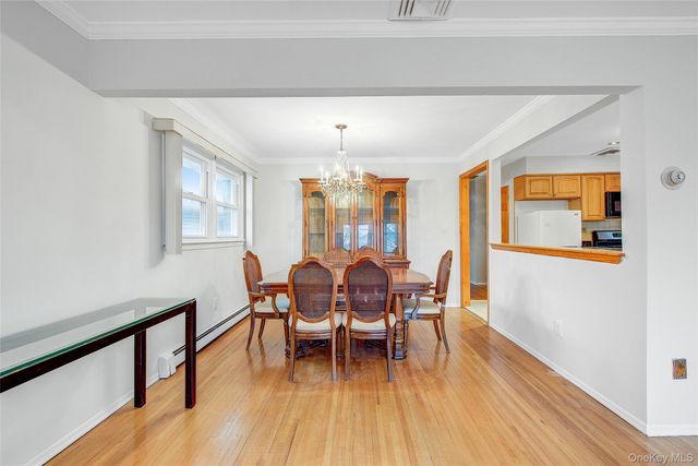 98 Union Place, Lynbrook, NY 11563