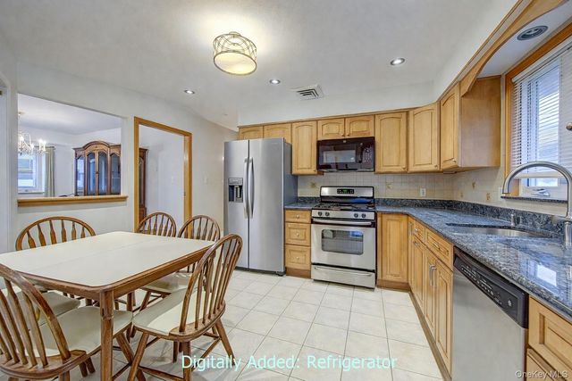 98 Union Place, Lynbrook, NY 11563