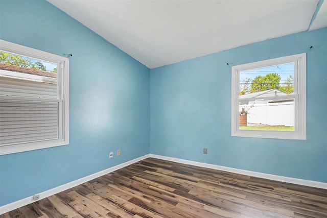 2420 Eastfield Drive, Niles, MI 49120