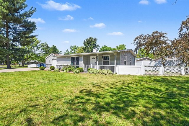 2420 Eastfield Drive, Niles, MI 49120