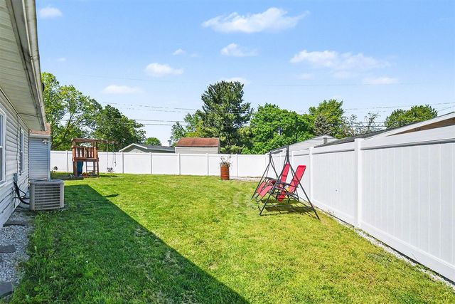 2420 Eastfield Drive, Niles, MI 49120