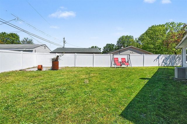 2420 Eastfield Drive, Niles, MI 49120
