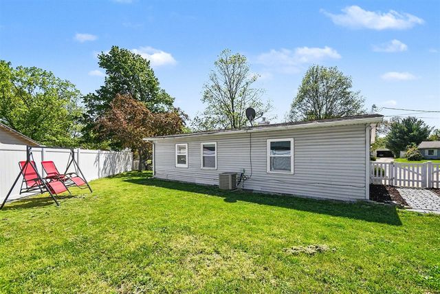 2420 Eastfield Drive, Niles, MI 49120