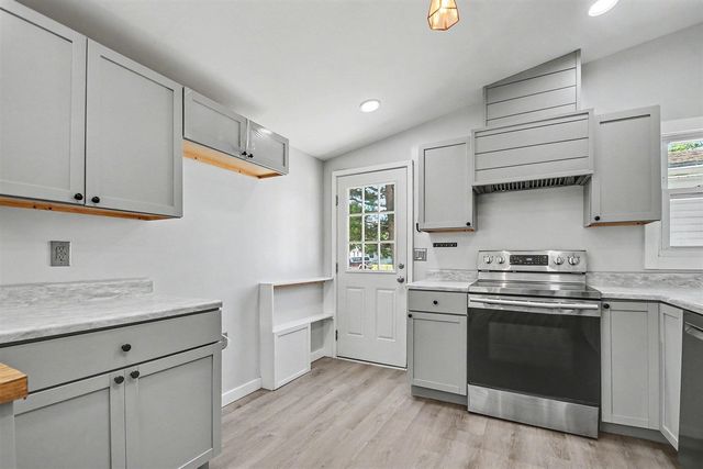 2420 Eastfield Drive, Niles, MI 49120