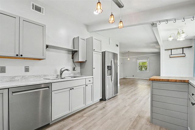 2420 Eastfield Drive, Niles, MI 49120
