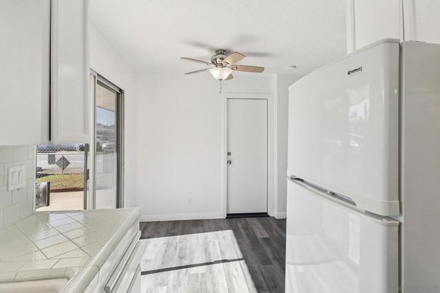 8727 Cottonwood Ave, Santee, CA 92071