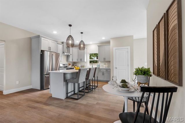211 Fee Fee Road, Maryland Heights, MO 63043