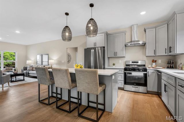 211 Fee Fee Road, Maryland Heights, MO 63043
