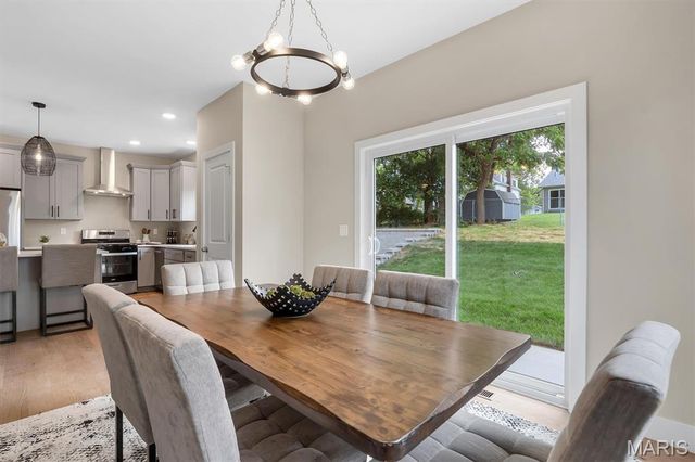 211 Fee Fee Road, Maryland Heights, MO 63043