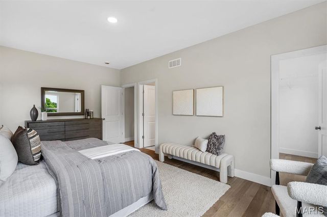211 Fee Fee Road, Maryland Heights, MO 63043