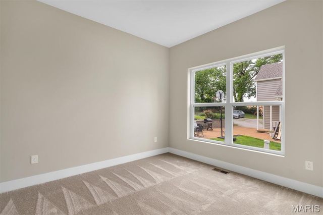 211 Fee Fee Road, Maryland Heights, MO 63043