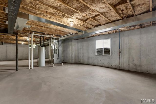 211 Fee Fee Road, Maryland Heights, MO 63043