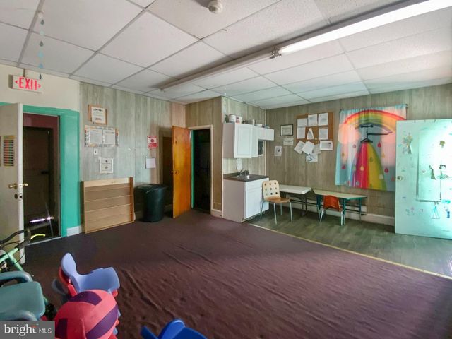 2642 W HUNTINGDON ST, Philadelphia, PA 19132