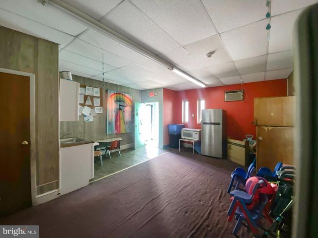 2642 W HUNTINGDON ST, Philadelphia, PA 19132