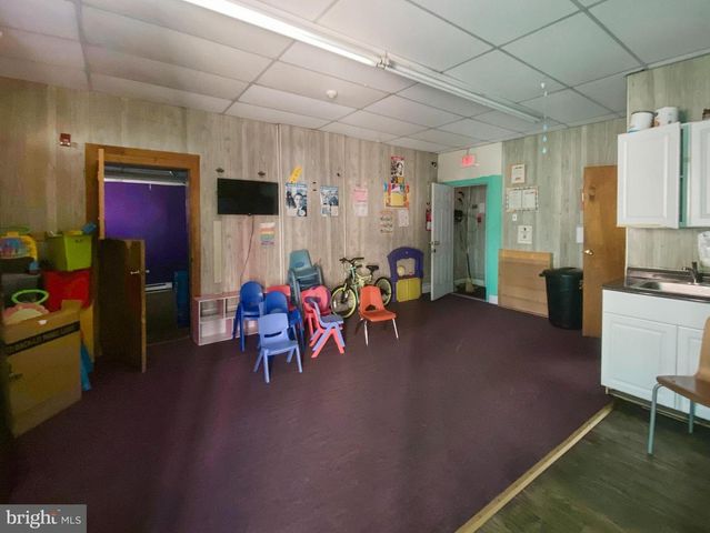 2642 W HUNTINGDON ST, Philadelphia, PA 19132