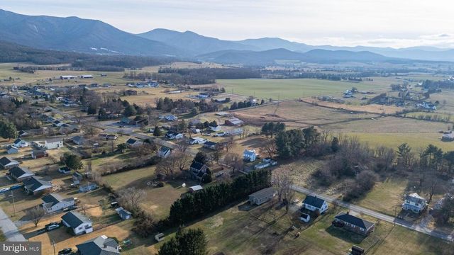 223 FAIRVIEW RD, Luray, VA 22835