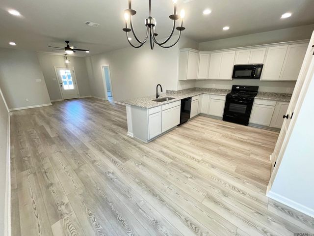 32514 White Bloom Ln, Walker, LA 70785