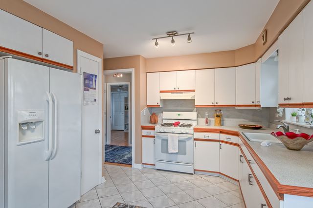 4824 N Natchez Avenue, Chicago, IL 60656