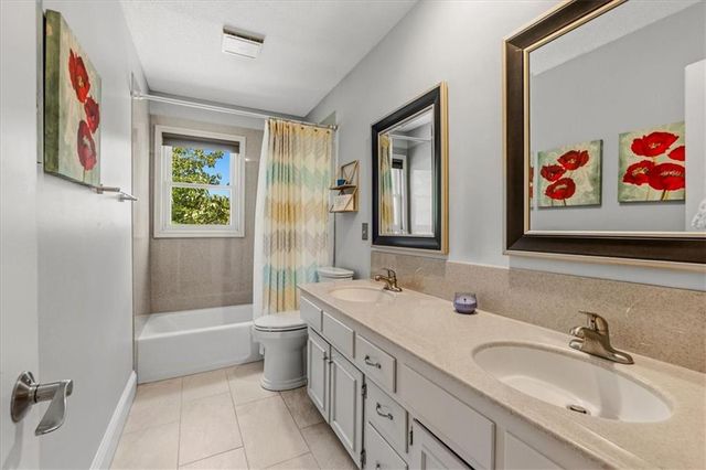 10819 W 102nd Street, Overland Park, KS 66214