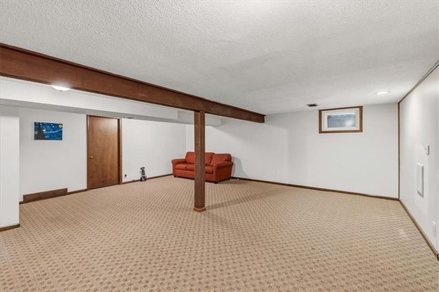 10819 W 102nd Street, Overland Park, KS 66214