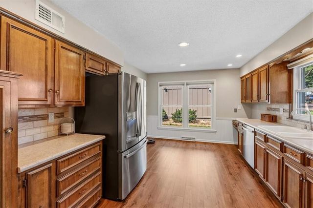 10819 W 102nd Street, Overland Park, KS 66214