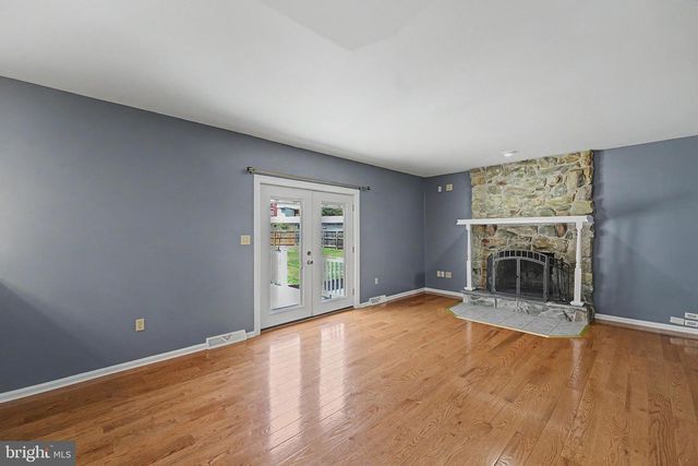 151 STRICKLER RUN DR, Columbia, PA 17512