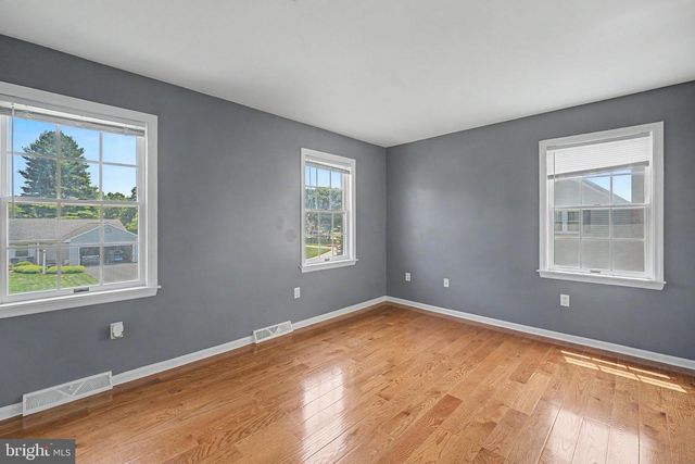 151 STRICKLER RUN DR, Columbia, PA 17512