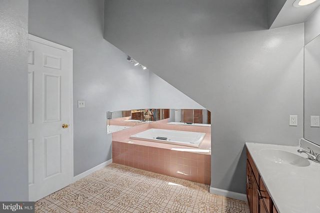 151 STRICKLER RUN DR, Columbia, PA 17512