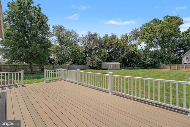 151 STRICKLER RUN DR, Columbia, PA 17512