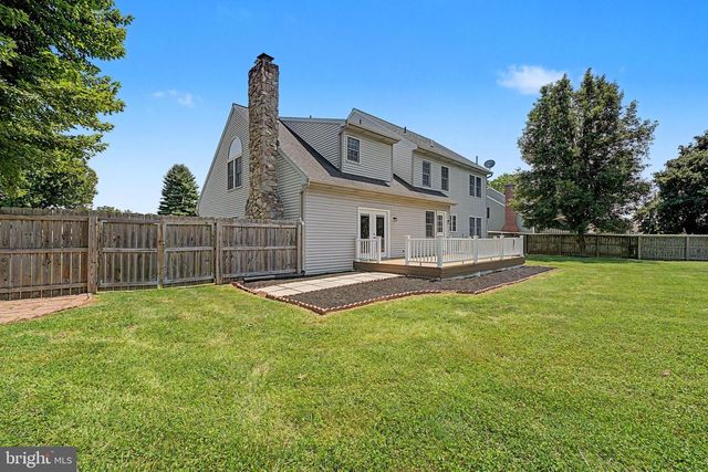 151 STRICKLER RUN DR, Columbia, PA 17512